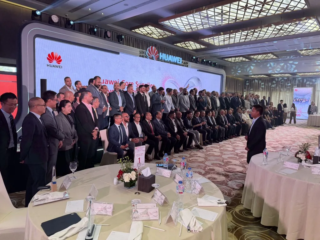 Huawei Core Supplier Convention group photograph